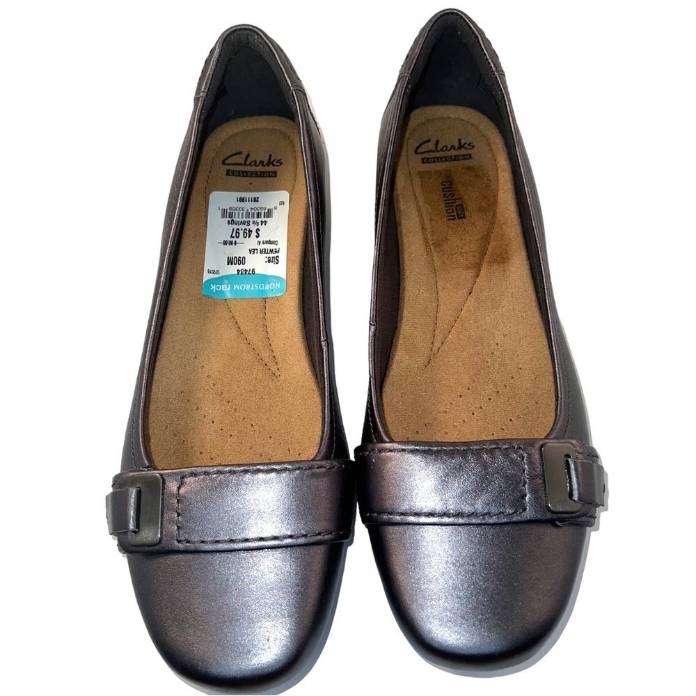 Clarks Genuine Leather Slip On Comfort Loafers in Silver Women’s 9